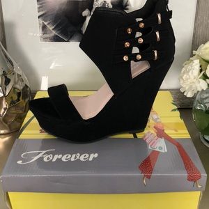 Black sexy wedges